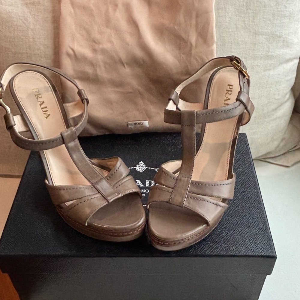 Prada size 39 new platform sandal taupe